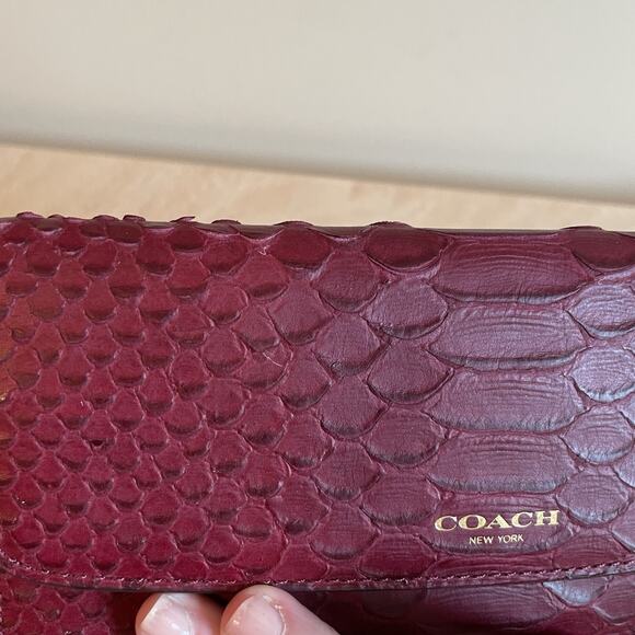 Coach Soft Wallet Red Classic - Picture 8 of 16